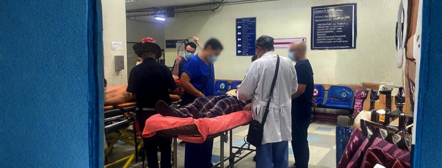 Ciudad paralela: el latido a las 2 AM afuera del hospital